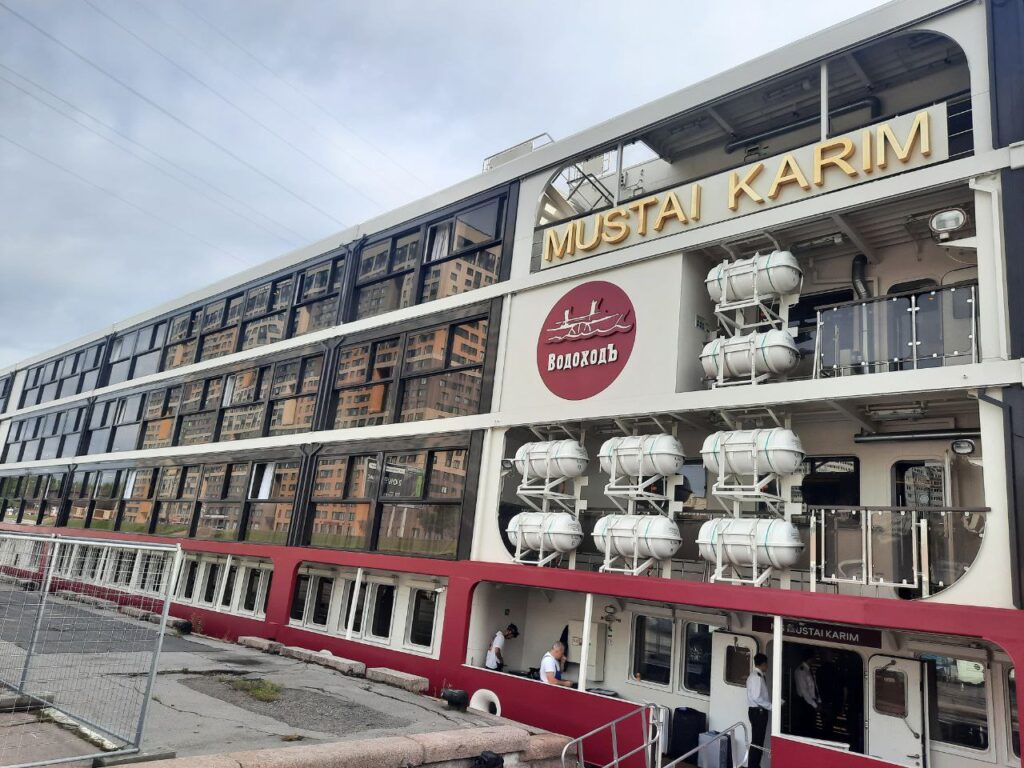 Фото Теплохода Мустай Карим
