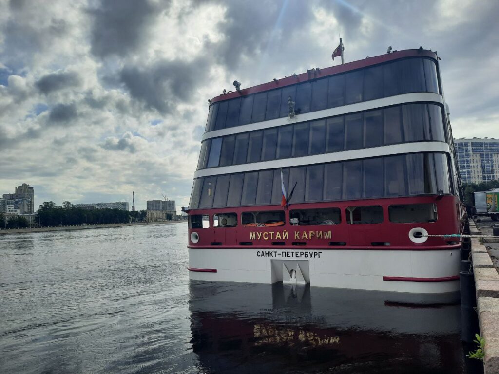 Фото Теплохода Мустай Карим